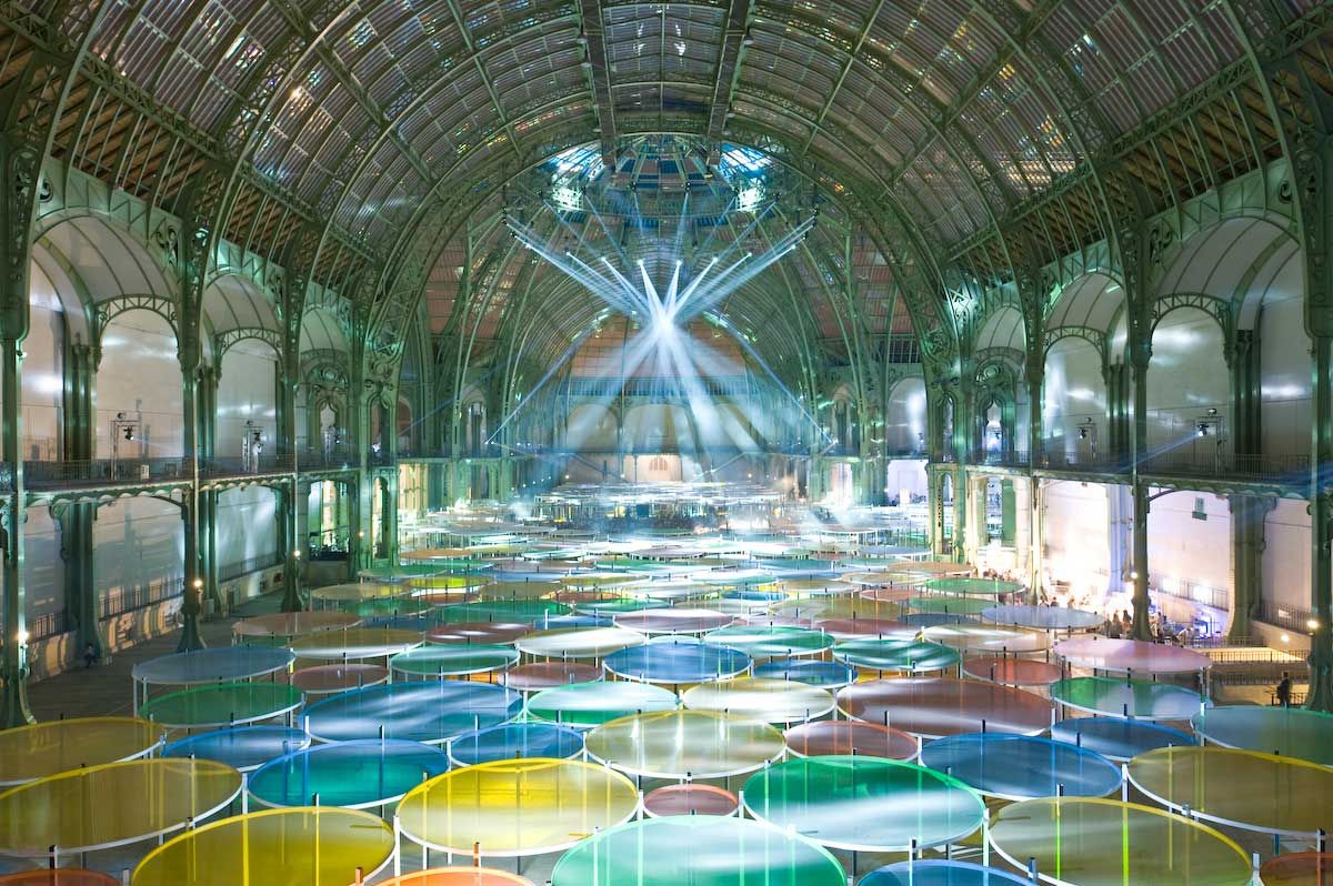 古怪风格的白色球形照明灯具

注：Bal Blanc 推测 Bal 可能拼写有误，正确的也许是 Boule（法语球） 之类的词，这里按推测理解为白色球；如果这是特定名称，可根据实际情况调整 -1