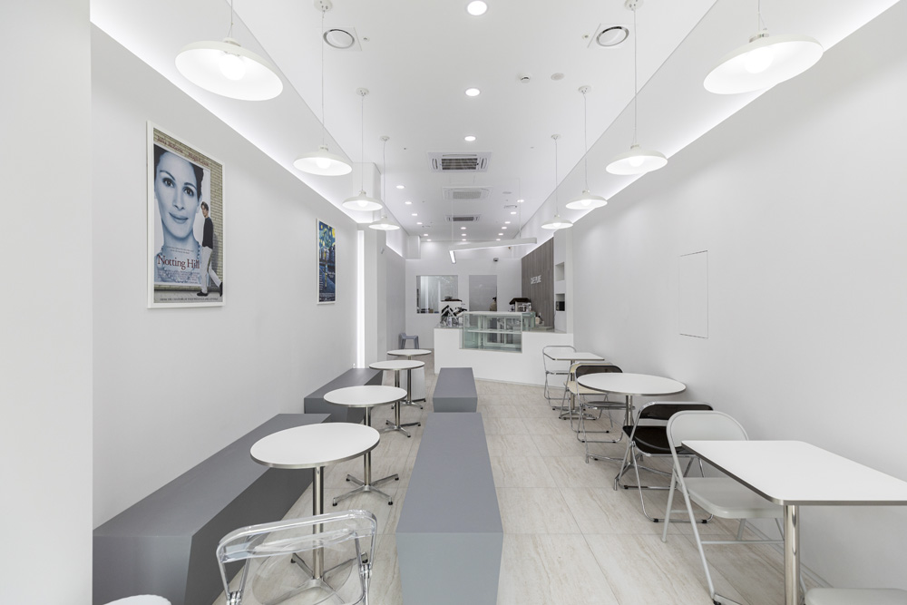 白色迷你设计，16 平咖啡厅的视觉冲击-9