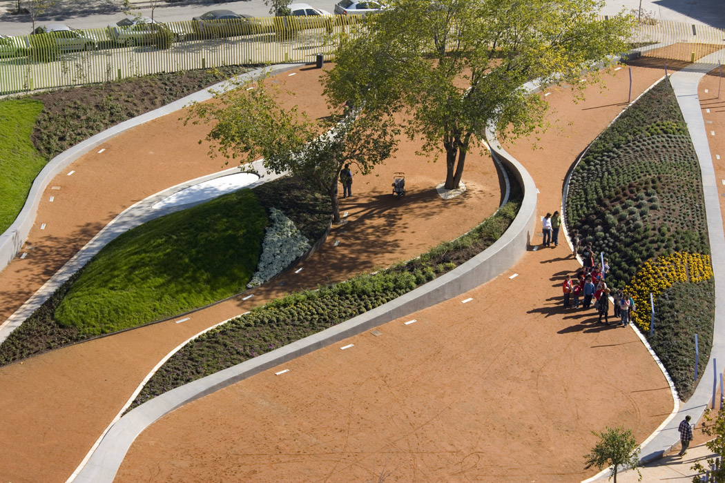 西班牙格兰纳达 ERAS DE CRISTO 公共空间设计-3