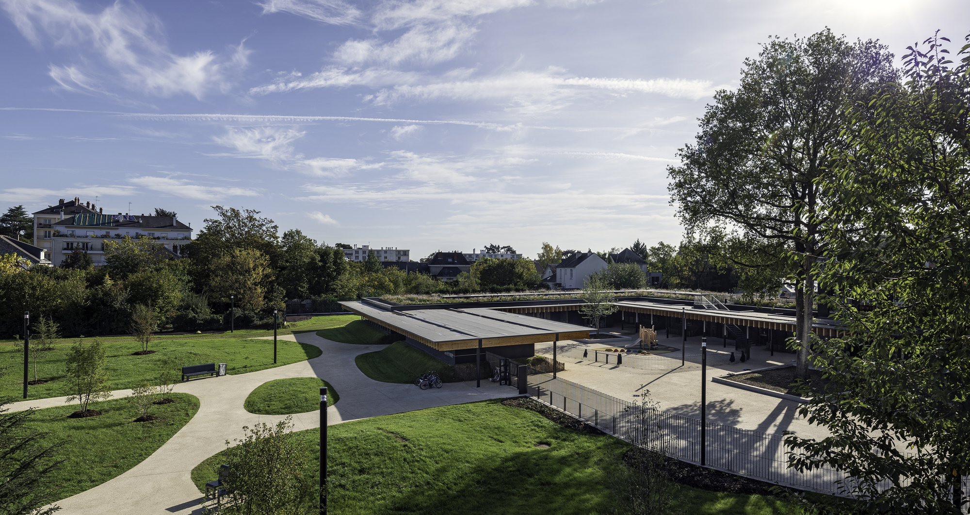 学校及体育设施完备丨法国-42