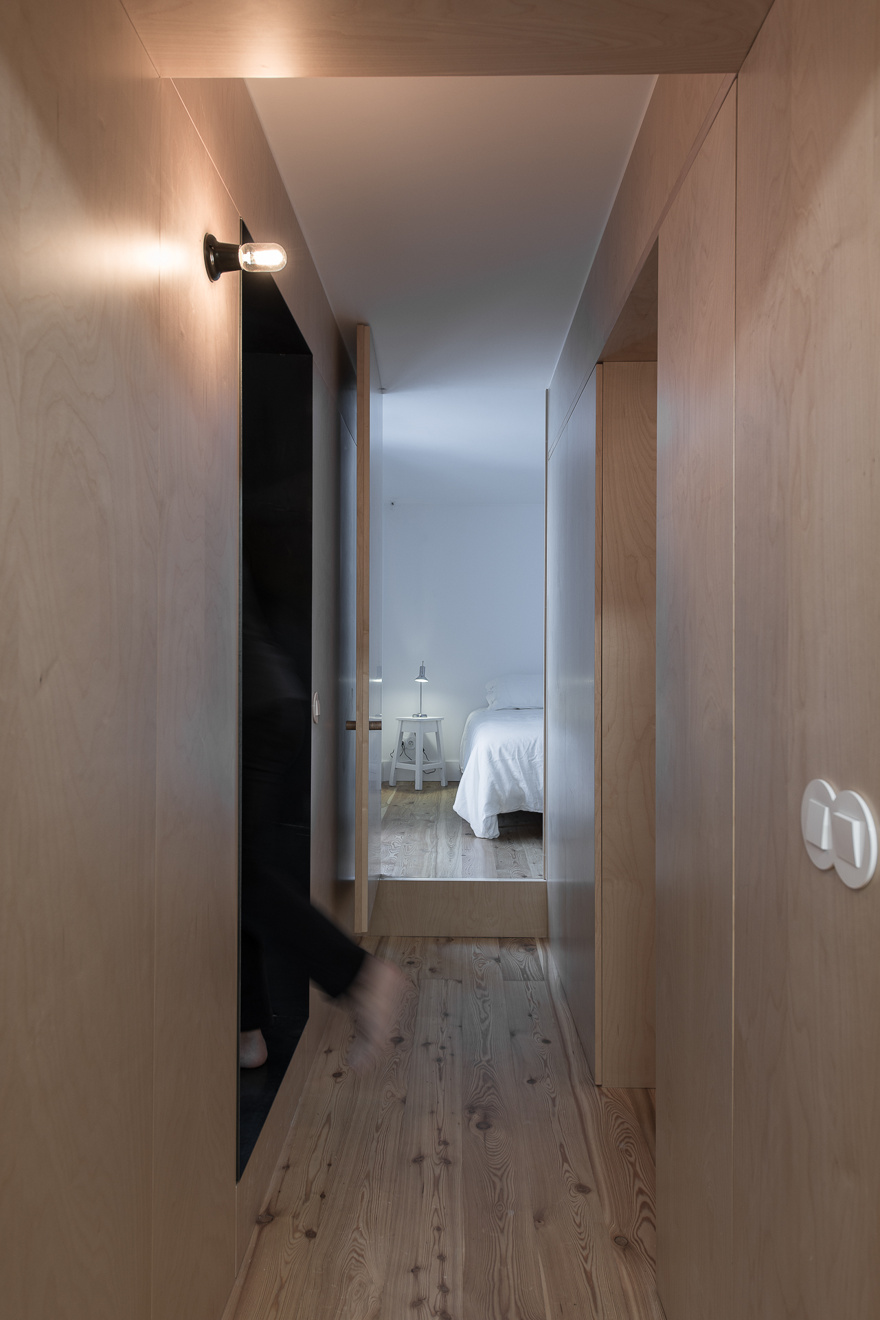 迷宫般的公寓空间，自然与室内和谐相融-15