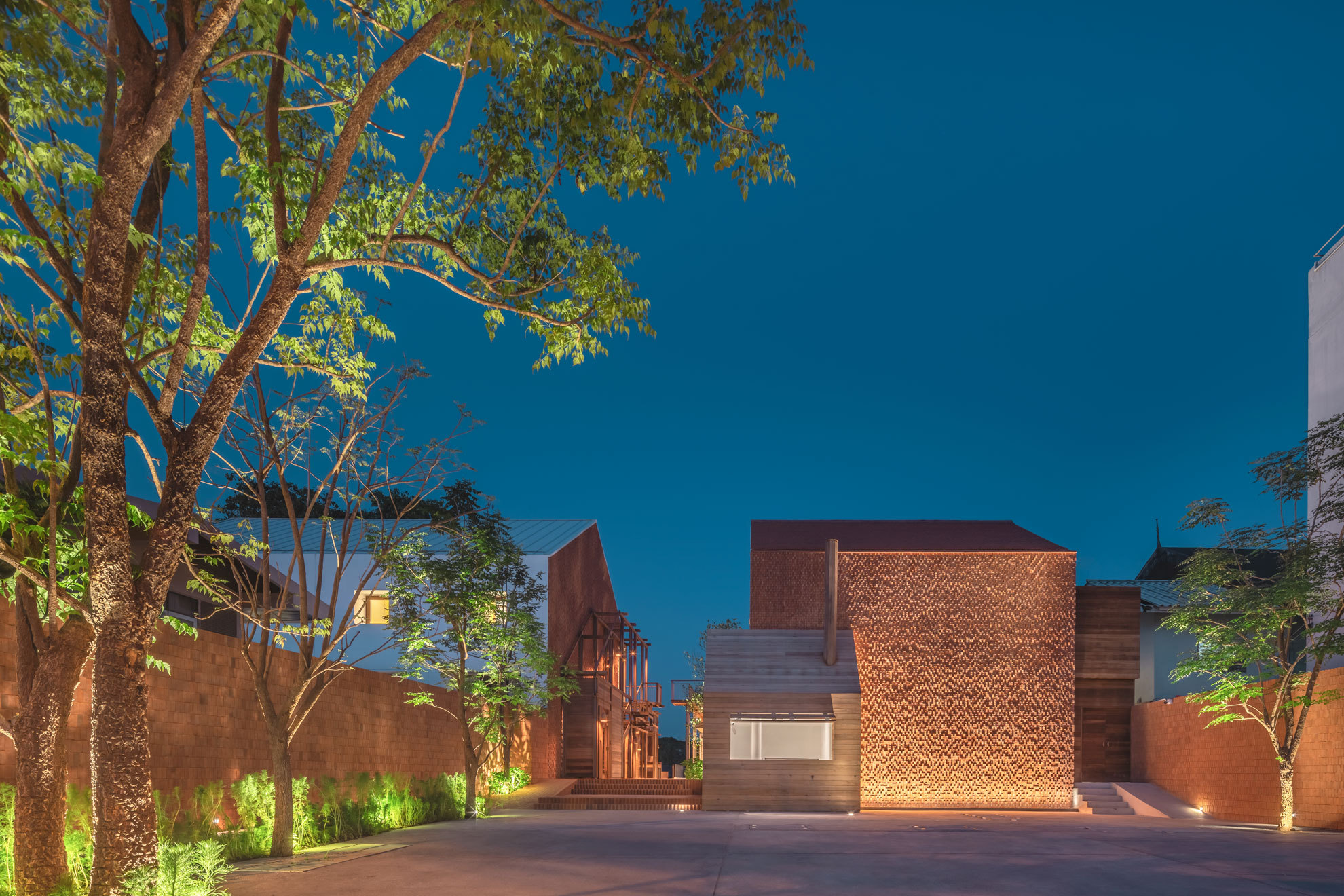 Baan Pomphet Hotel and Restaurant / onion-38