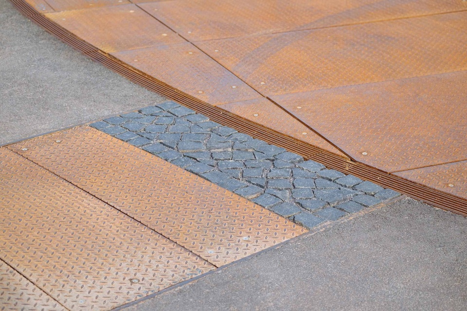 德国废弃机车房变身活力广场丨SINAI 团队-23