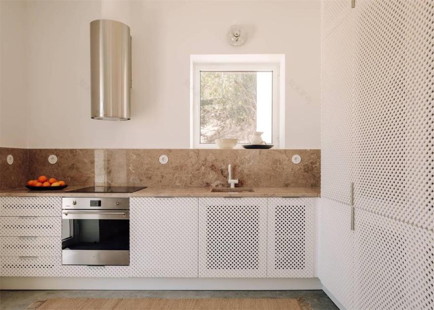 对葡萄牙海滨城市阿尔加维传统建筑诠释的豪宅设计丨戈者设计-20