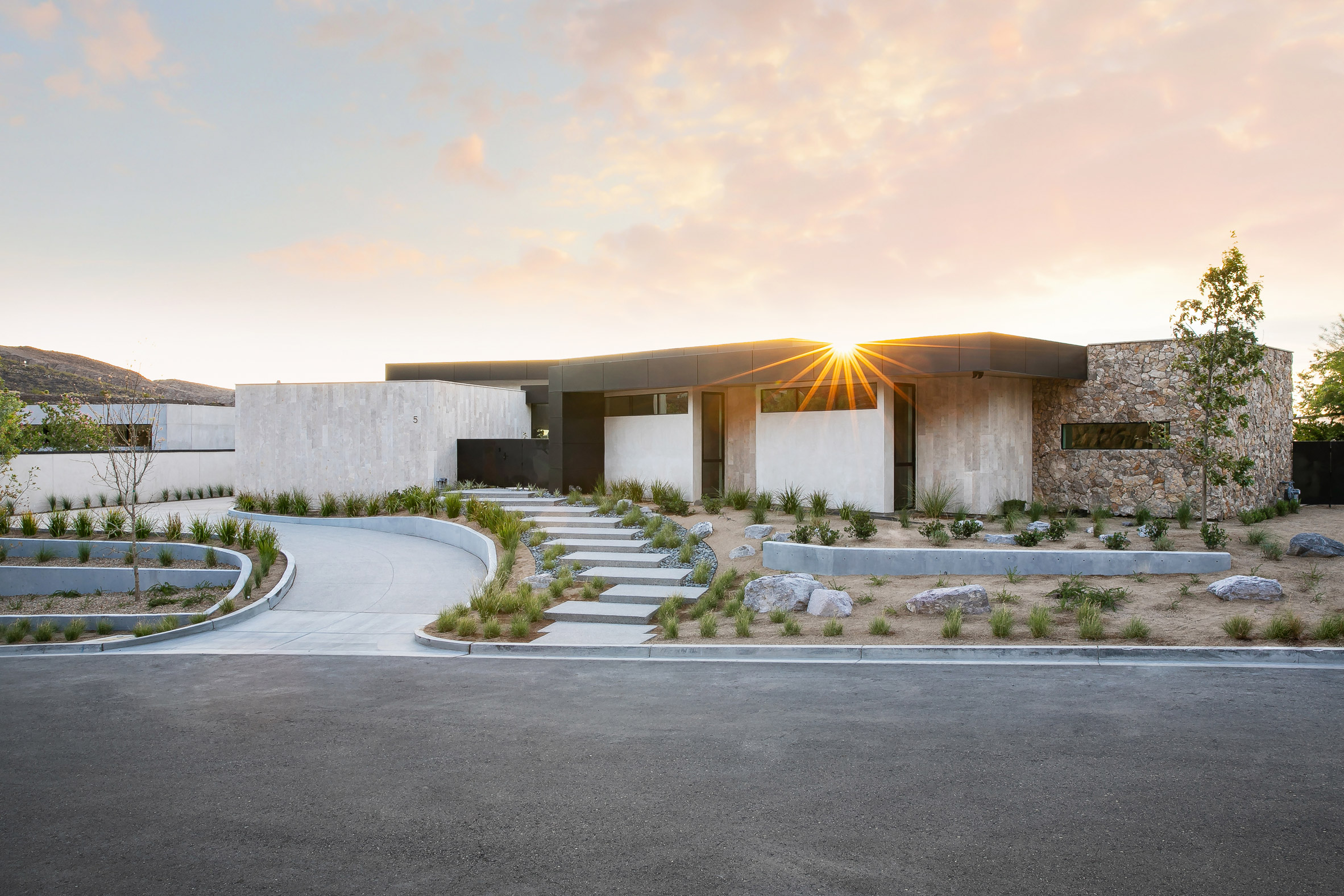 拉斯维加斯石质别墅，隐秘与奢华的完美结合-3