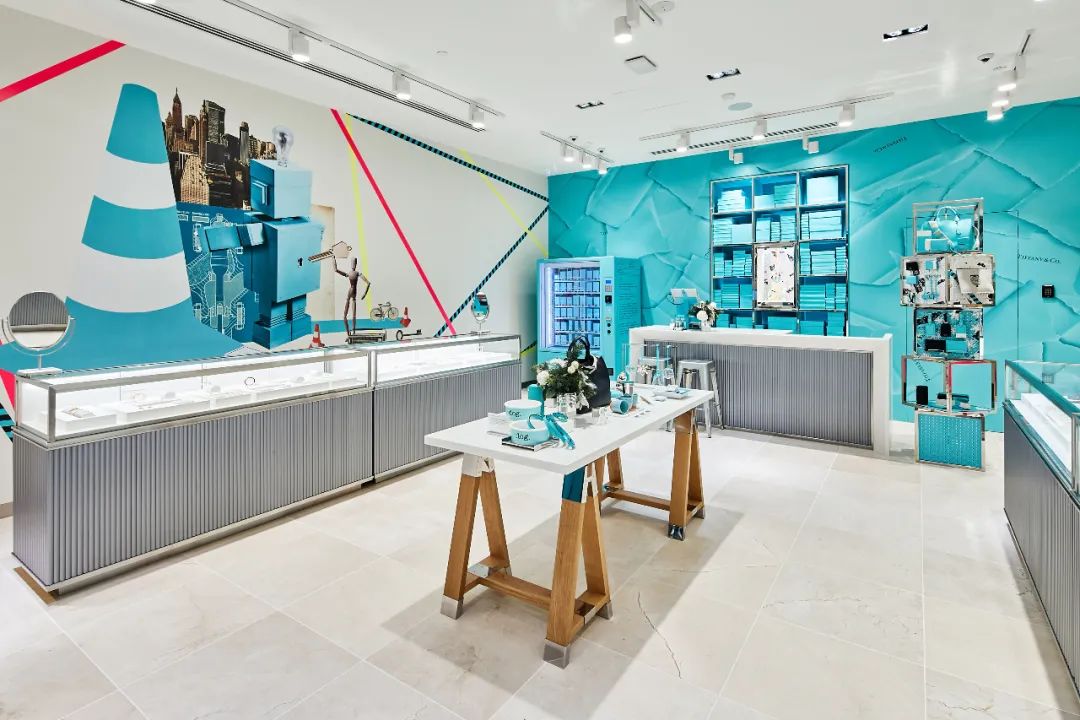 【519期】Tiffany Co( 蒂芙尼)最新快闪店设计，丰富的礼物周边，增加互动性-55