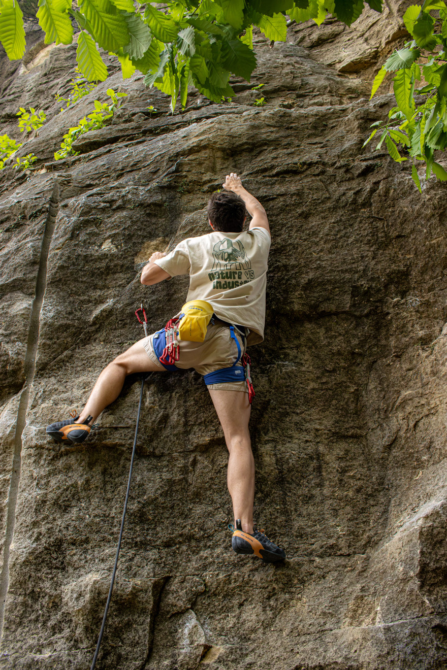 Gravity & Grit: The Art of Climbing Through the Lens-15