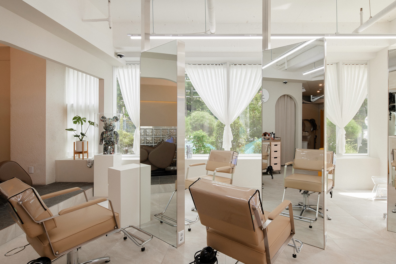 20 平米江南美容室设计 | 温馨氛围与白色&木纹的完美融合-10