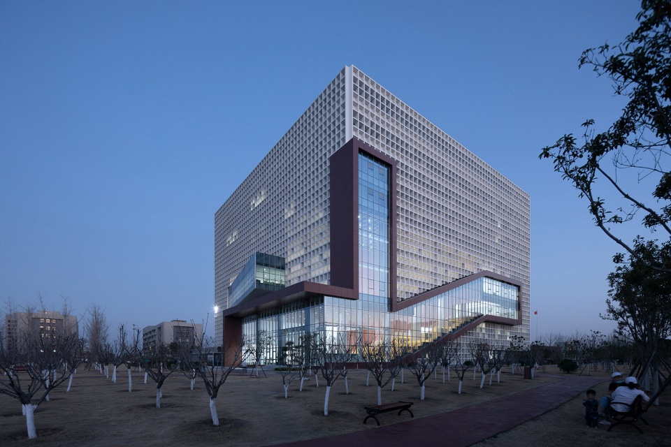 漯河食品职业学院图书信息综合楼消化知识的容器丨中国漯河丨华南理工大学建筑设计研究院有限公司-43