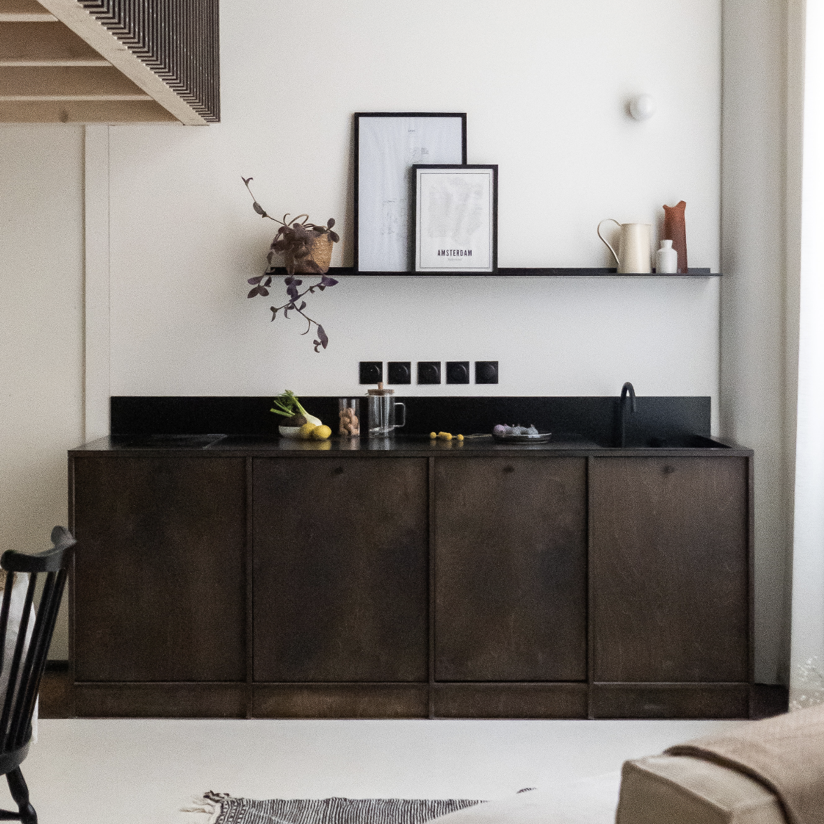 巴黎小户型公寓的细腻改造 | 光与材质的完美结合-0