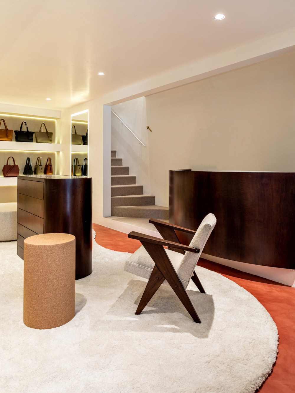 巴西极简皮包店,彰显永恒设计风格-12