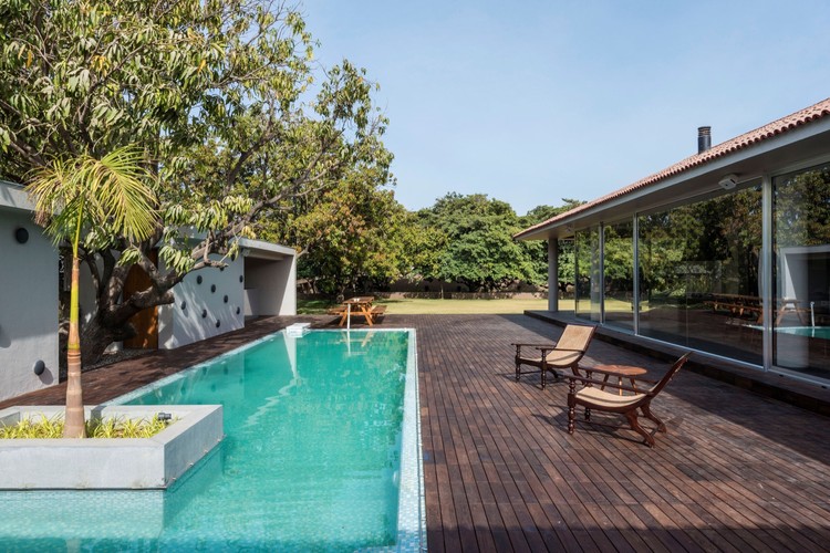 Urveel（树木环绕的印度热带住宅）-29