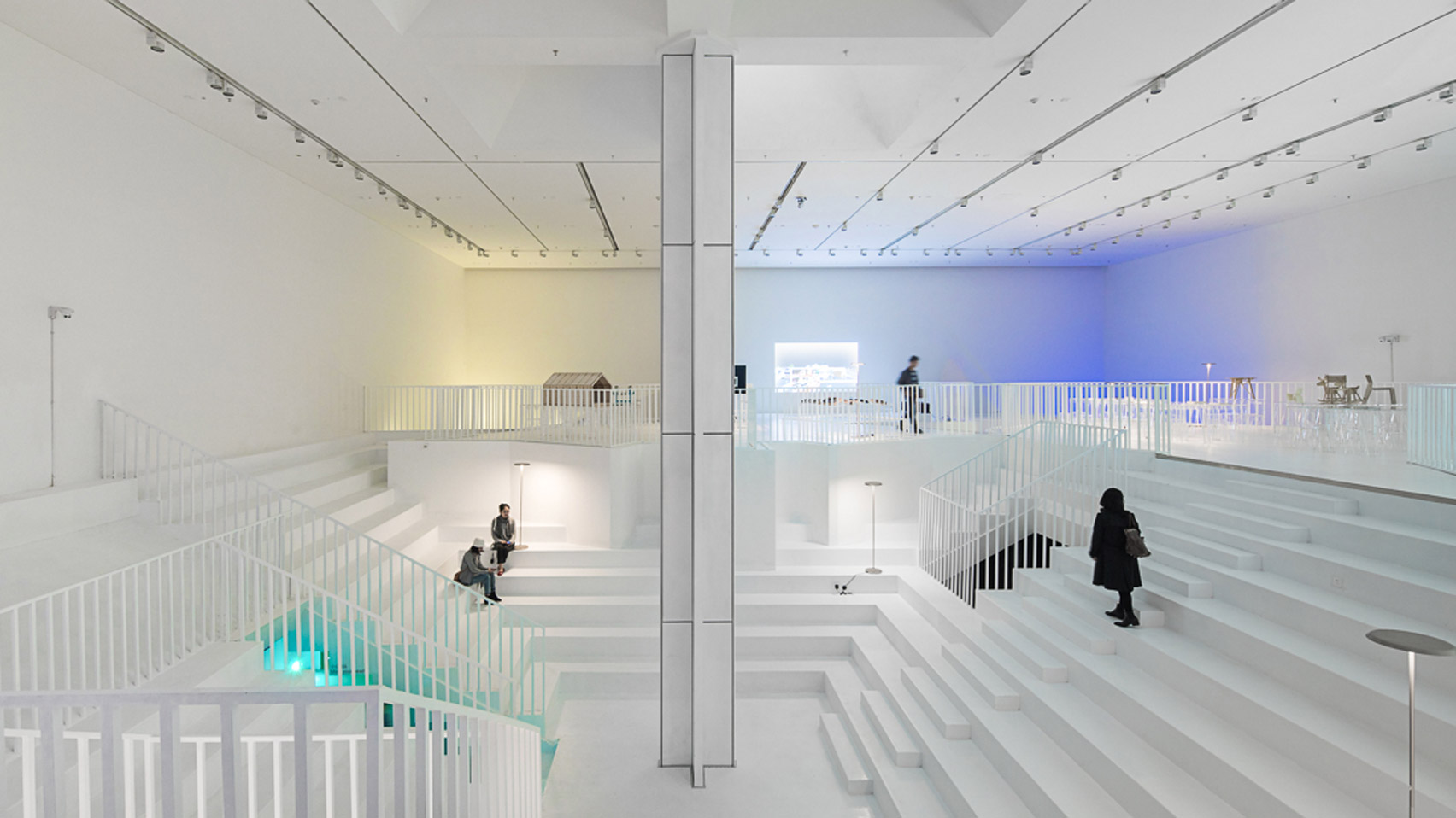 Shenzhen museum surveys design industry's development-0