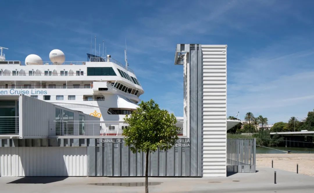 模块化集装箱码头,打造塞维利亚多功能游轮空间-15