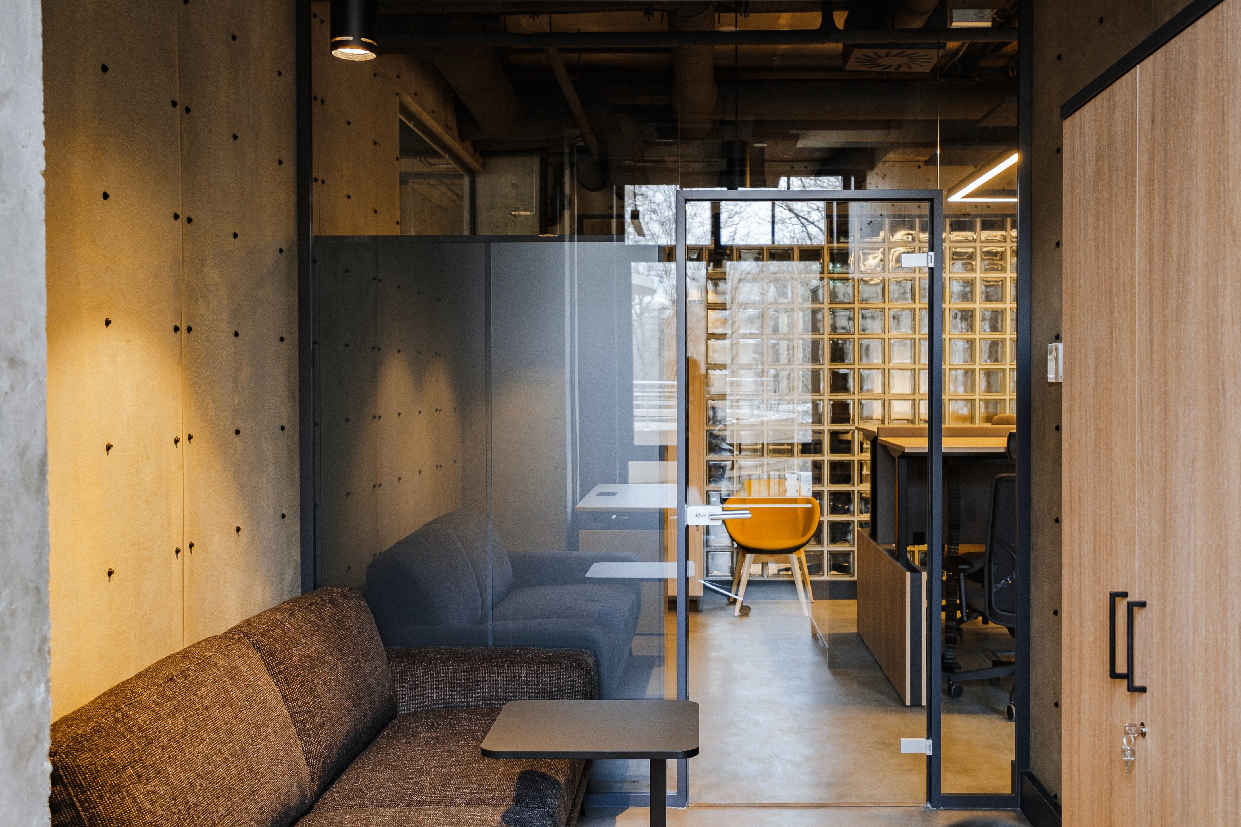 马斯纳维资本办公室丨乌克兰基辅丨loft buro-24