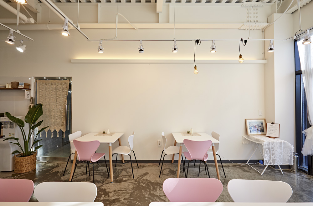 11 平米的极简主义快餐店设计-9