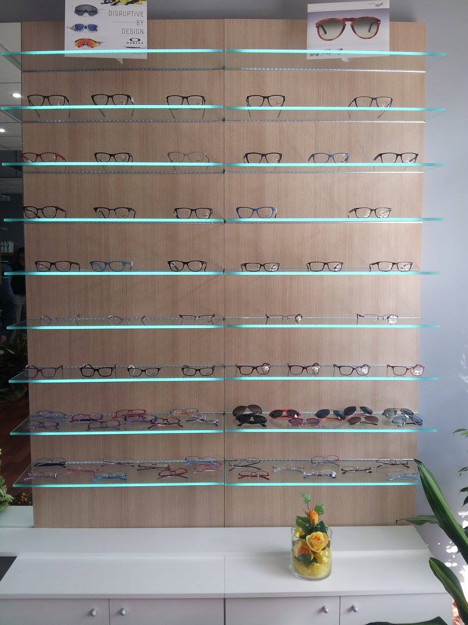 特米尼眼镜店-3