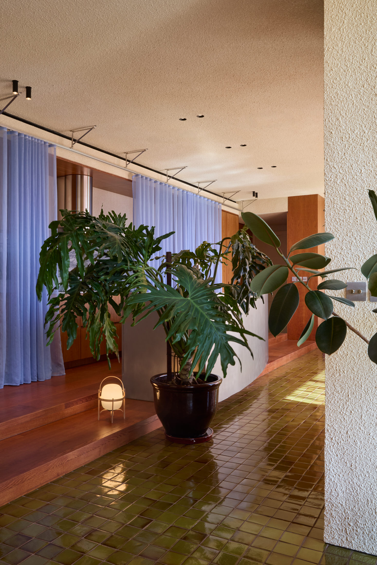 Mid-Century Vibes in Modern Dubai: Al Barari Apartment by Bone Studio.-8