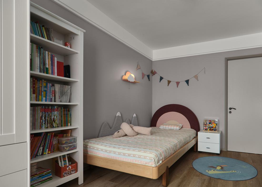 三口之家舒适实用的家居设计-29