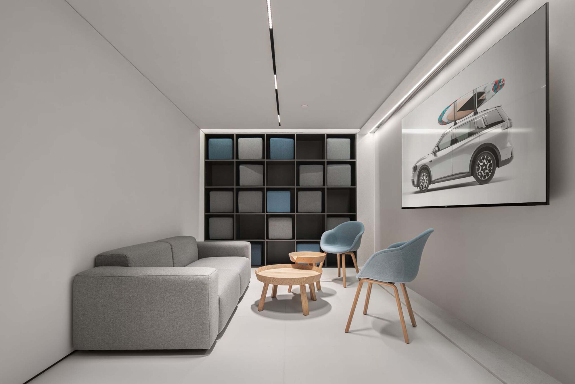 NIUTRON 自游家汽车展厅广州高德置地店丨中国广州丨北京大观建筑设计-21