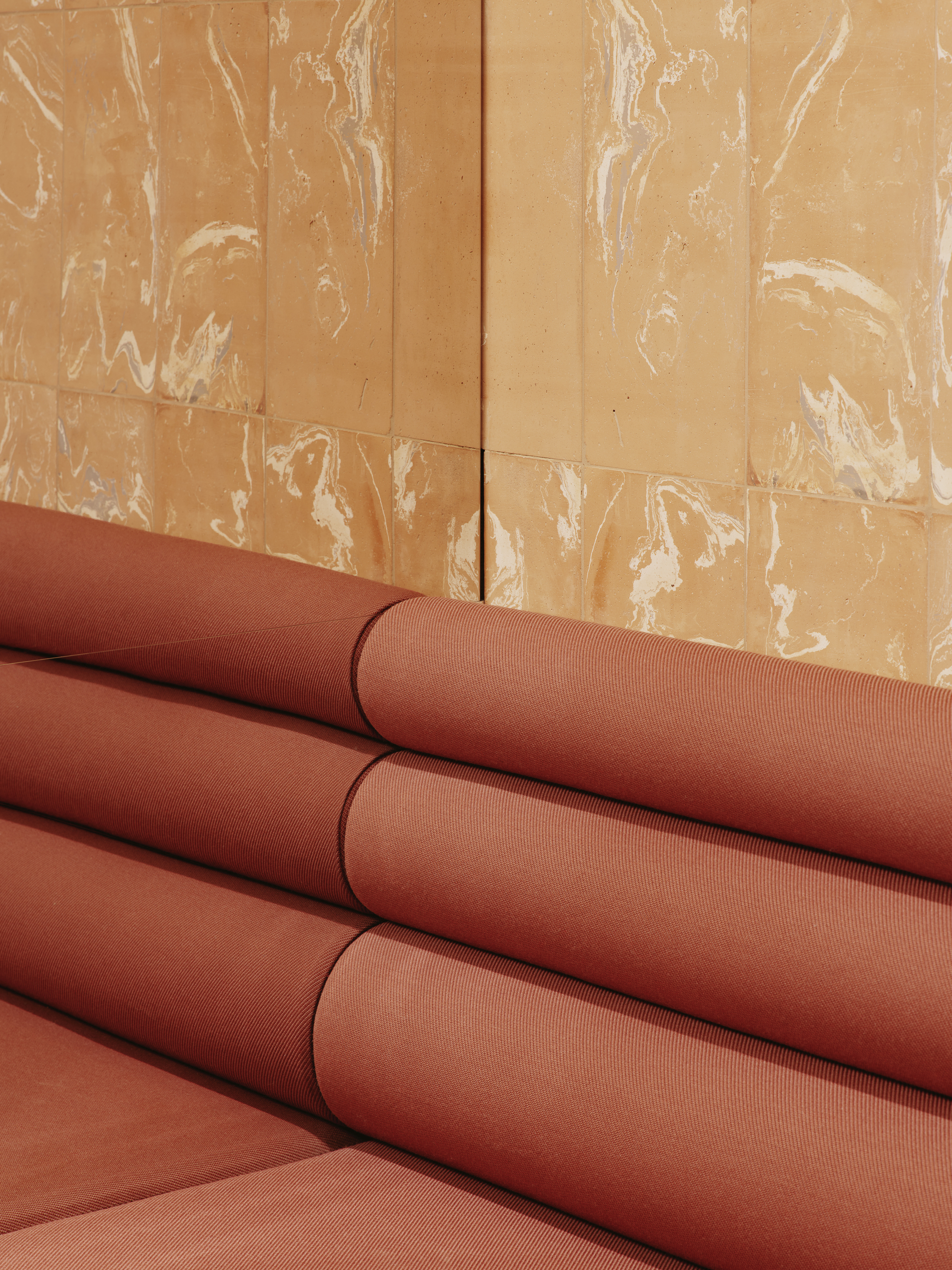 柏林卡迪威咖啡馆丨德国柏林丨Ester Bruzkus Architekten-21