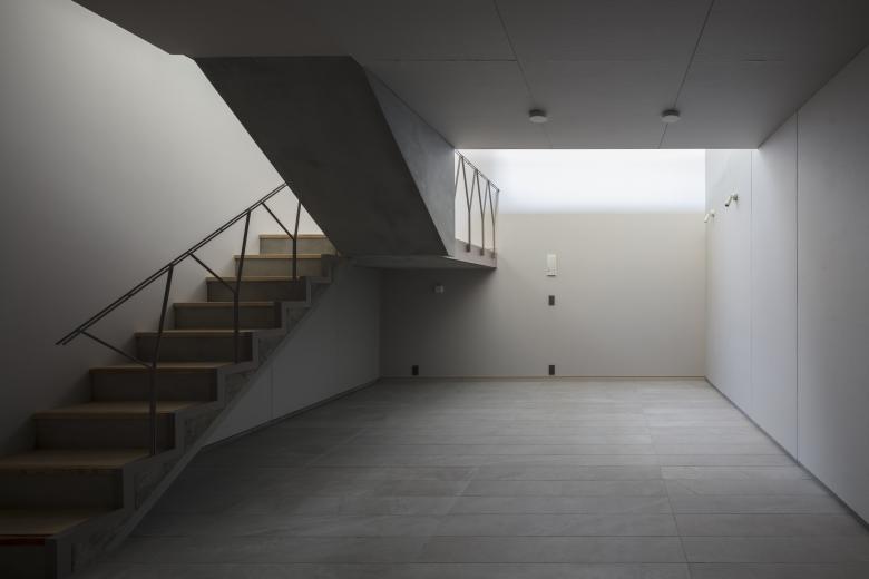 神宫前の踊居丨日本东京丨蘆田暢人建築設計事務所-26