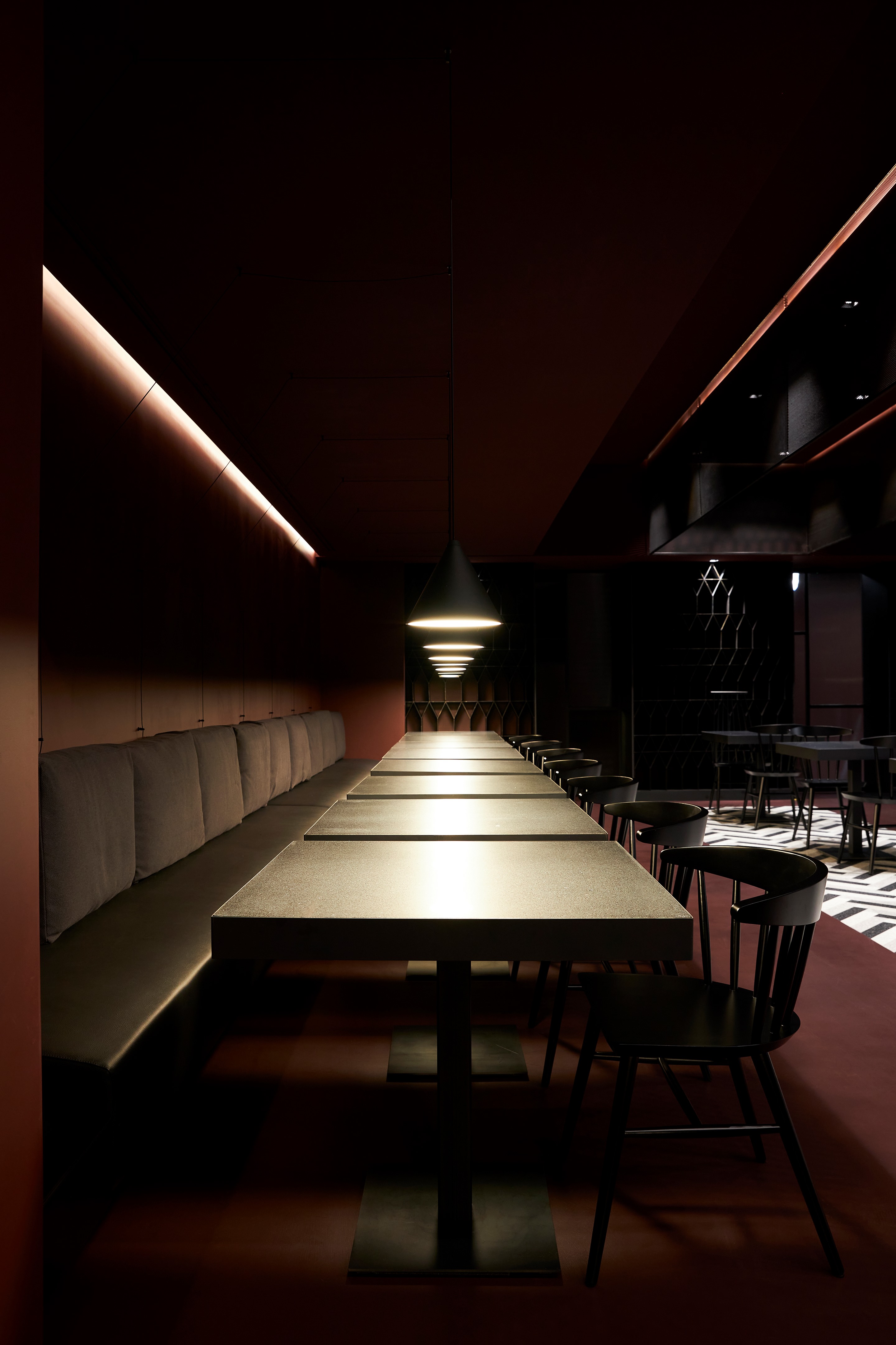 复古风韵的现代酒吧设计丨Studio Svetti Architecture-12