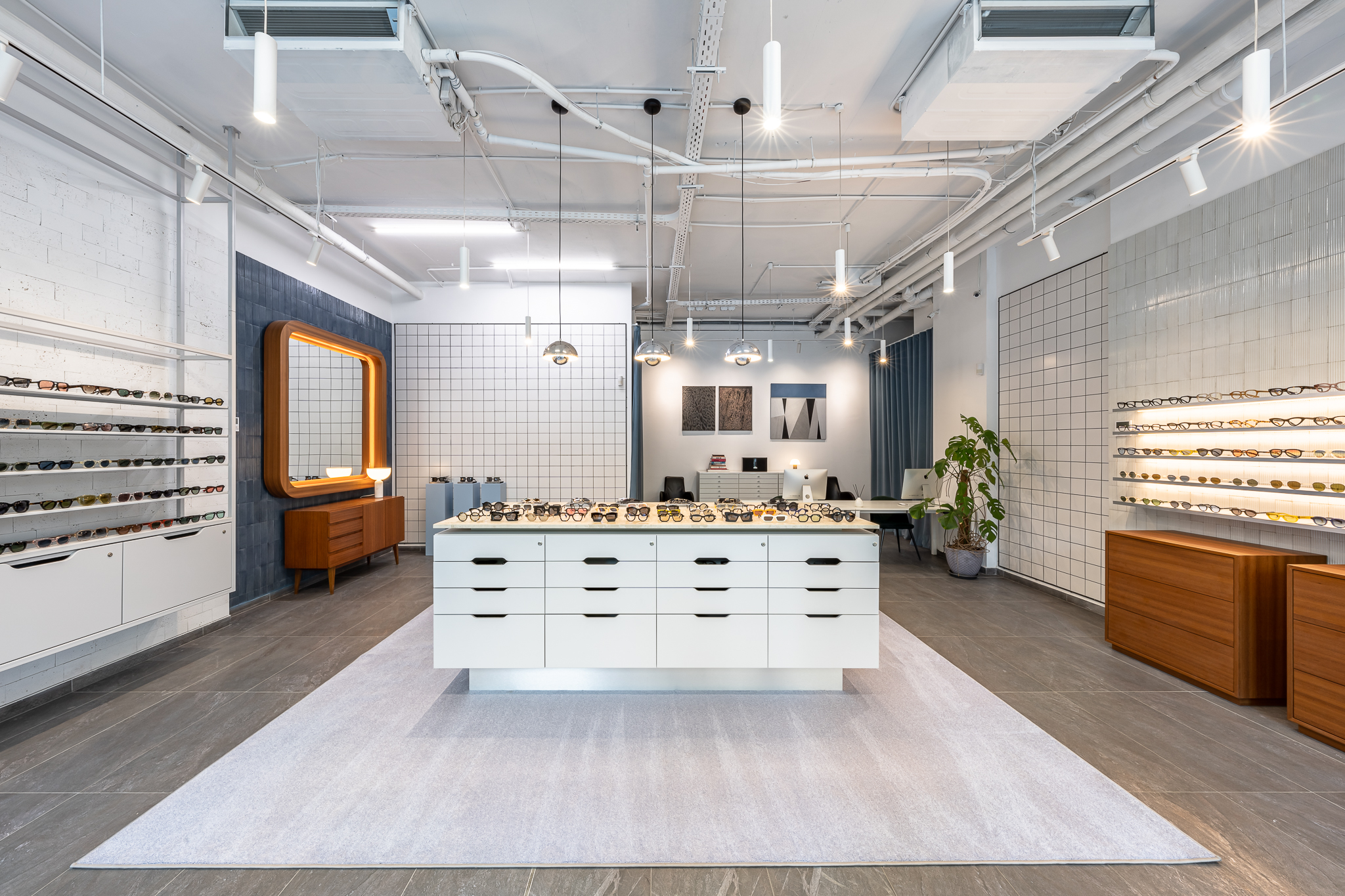 THE SUNGLASSCURATOR STORE 室内设计丨罗马尼亚布加勒斯特丨mihaelaabordeianu + Sobo Studio-17