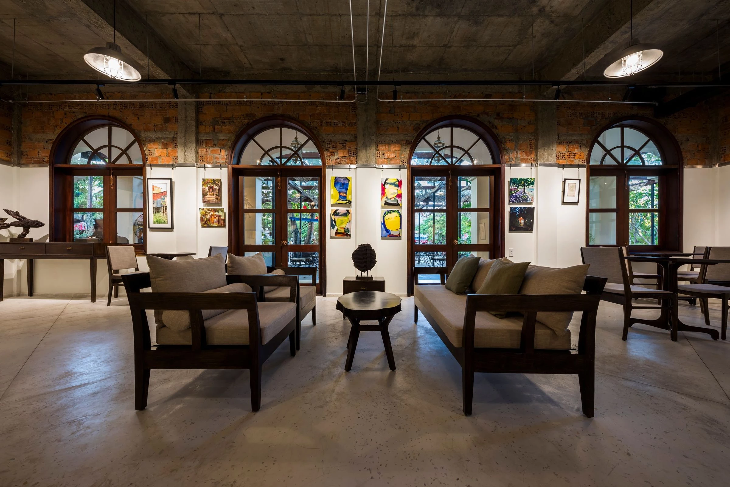 越南传统与现代的完美融合——"艺术空间"餐厅与画廊-26