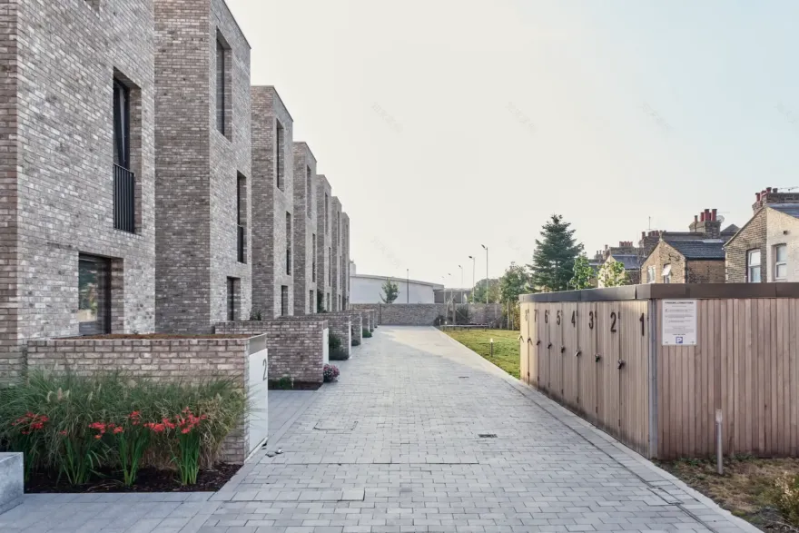 伦敦泰晤士河畔的现代维多利亚式联排别墅-23