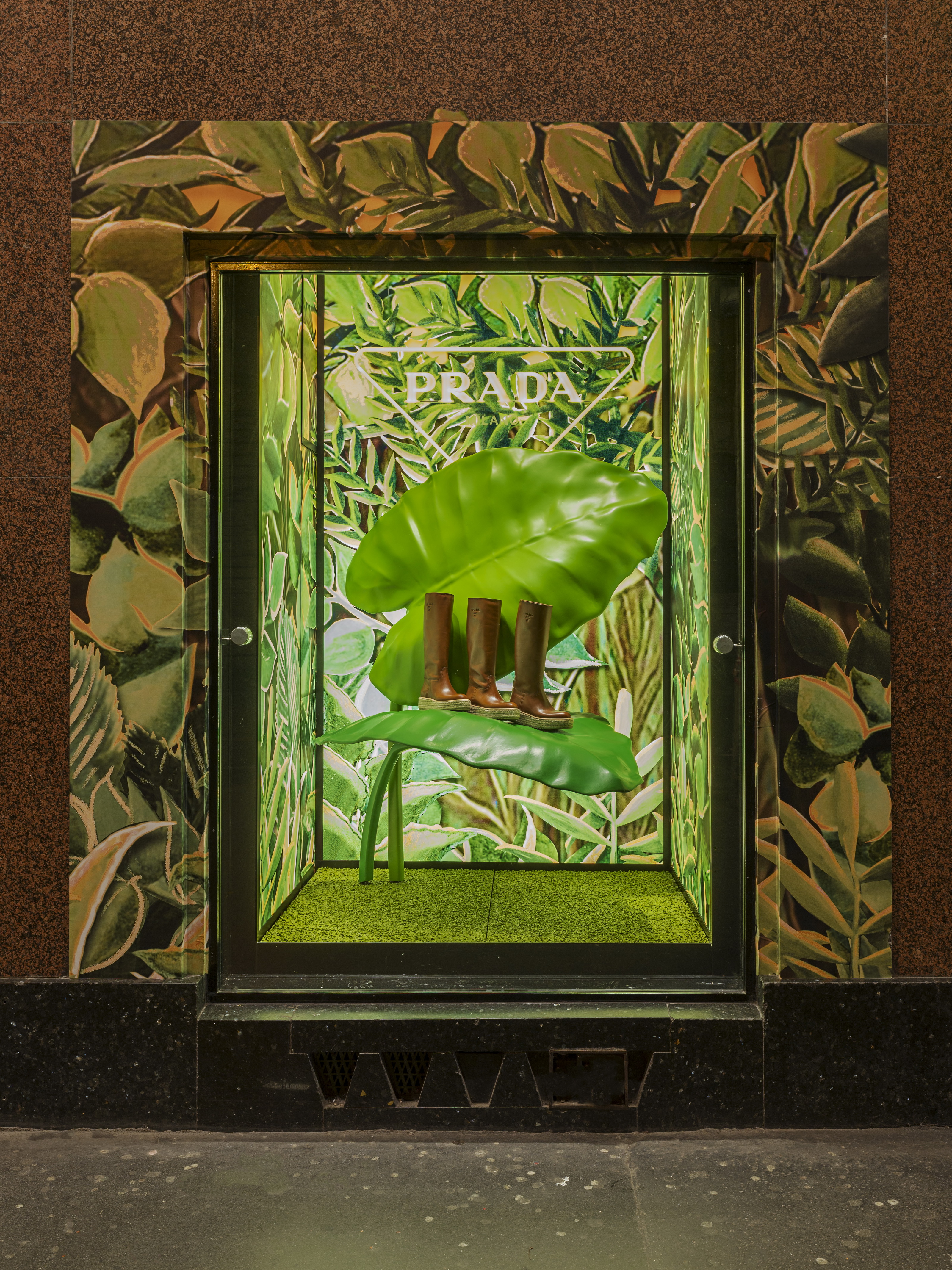 巴黎春天百货 Prada "Hyper Leaves" 特别项目-11