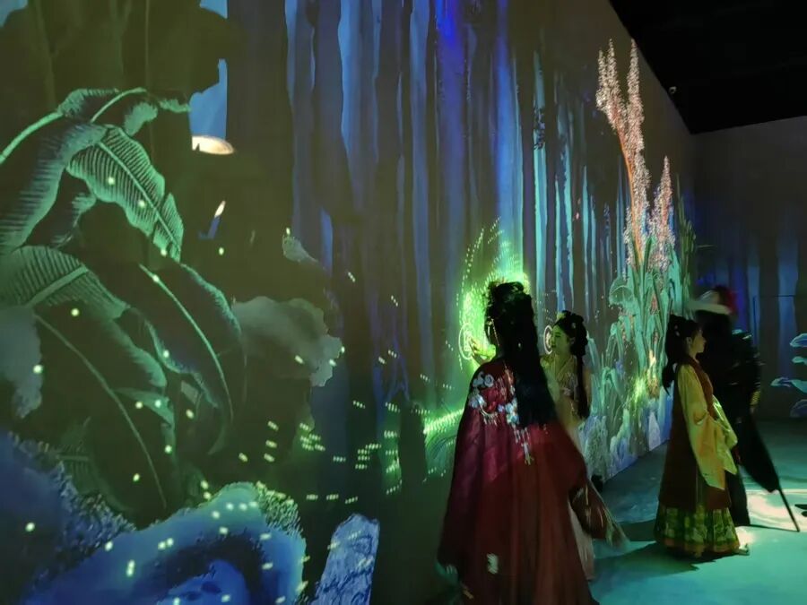 浙博“丽人行”落“沪”，为何选址上影海上5号棚？-18