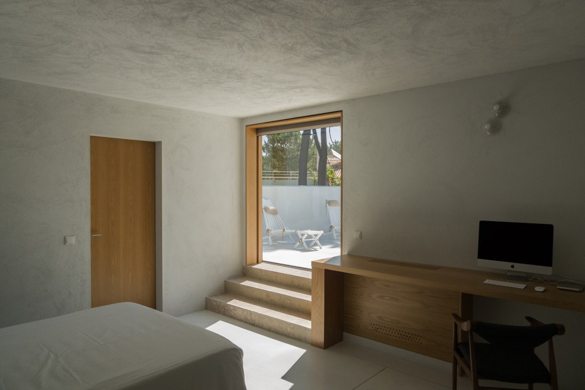 葡萄牙特罗亚绿意盎然的家庭住宅-50