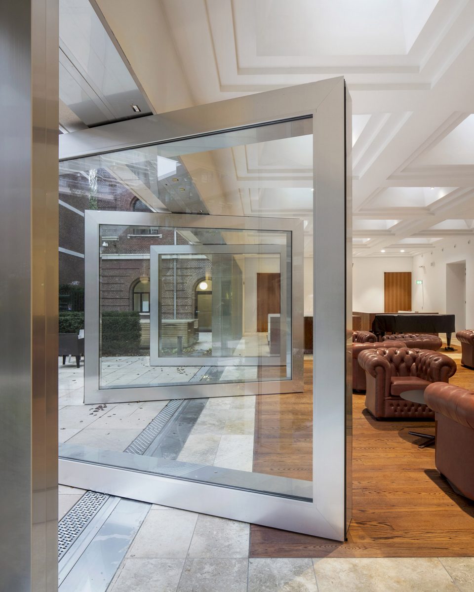 荷兰历史建筑变身为开放新兴办公空间  KAAN Architecten-22