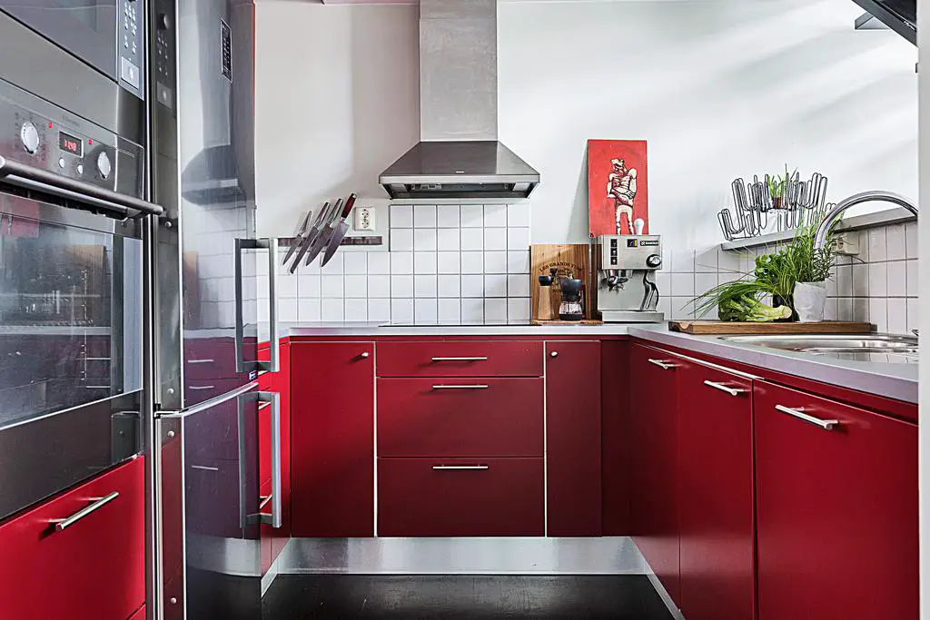 瑞典两层家庭阁楼设计，现代风格与舒适生活的完美融合-6