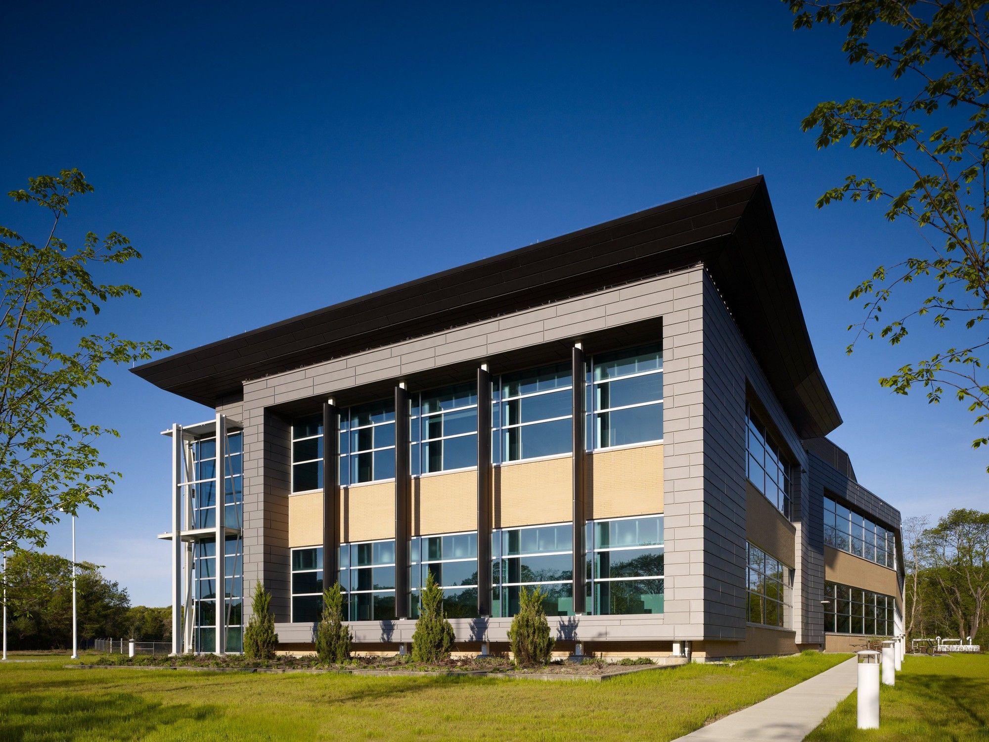 绿意盎然的高科技研究基地——Stony Brook University Advanced Energy Center-15
