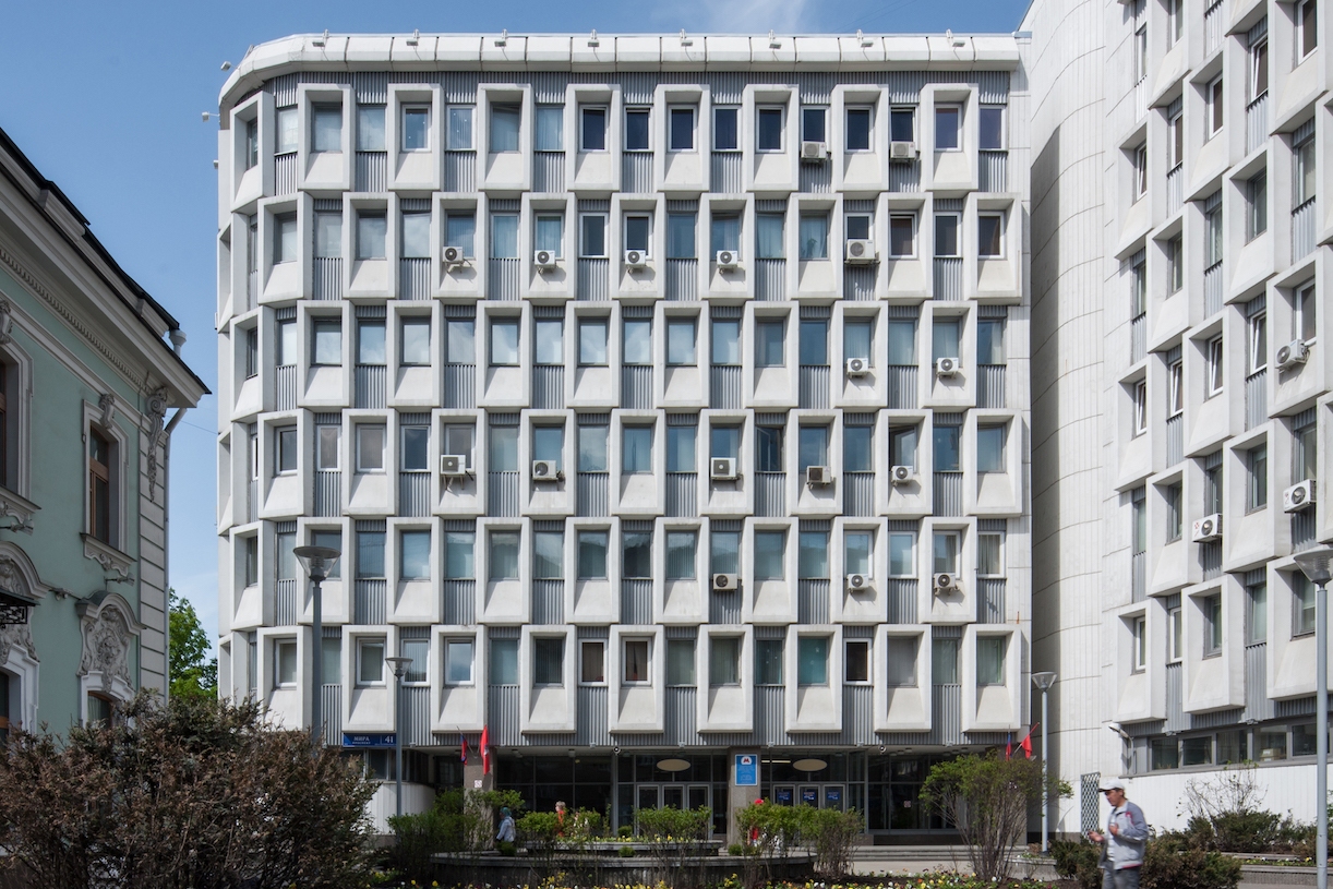 设计师打造复古风格餐厅，重现 80 年代回忆-11