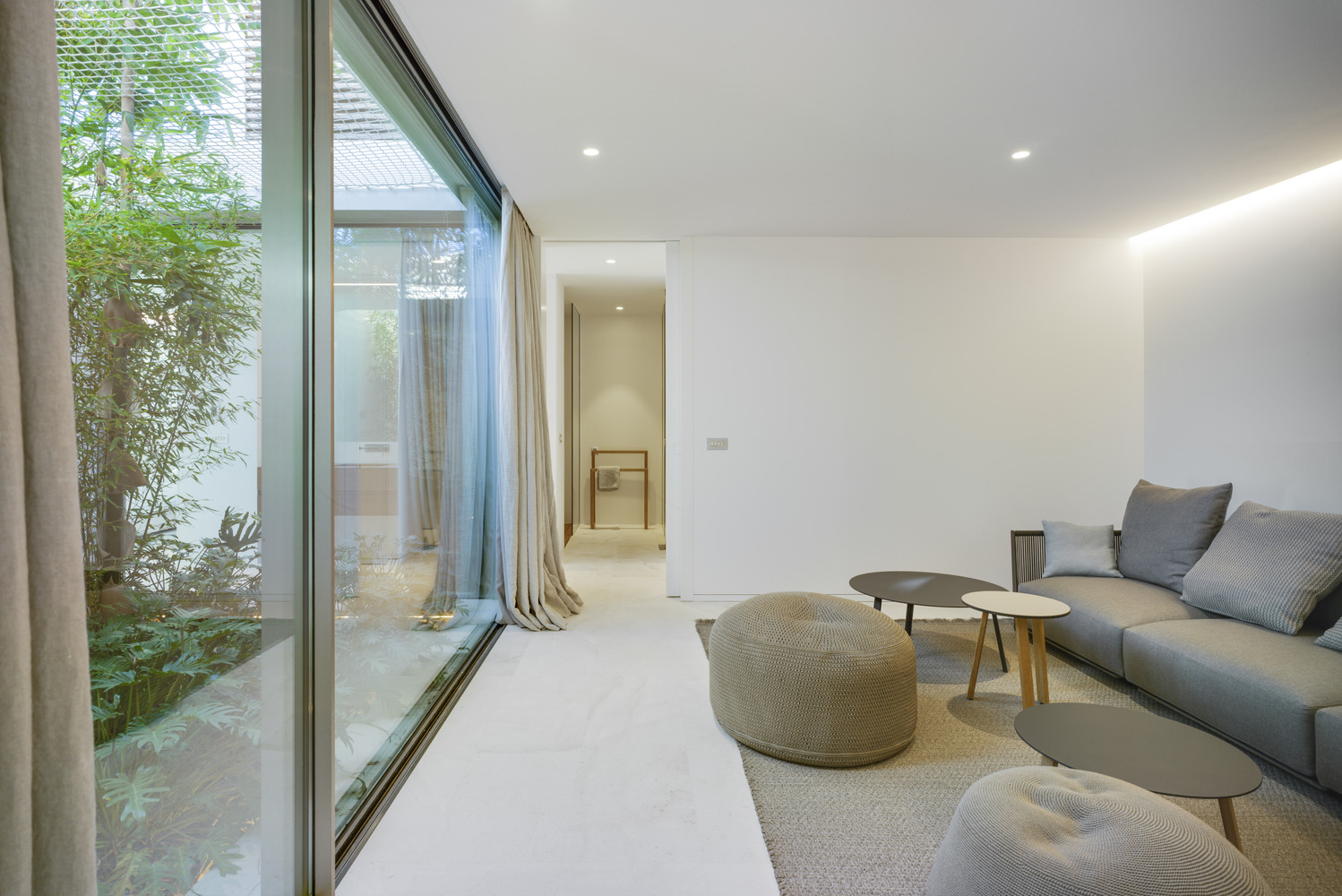 嵌入山体的独特度假屋-38