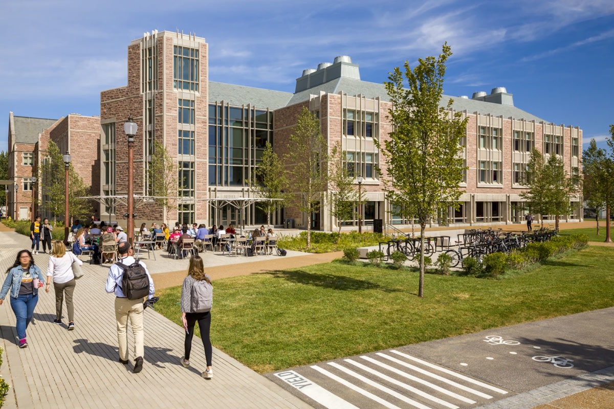 华盛顿大学圣路易斯分校现代哥特建筑丨阿根廷圣路易斯丨Moore Ruble Yudell-10