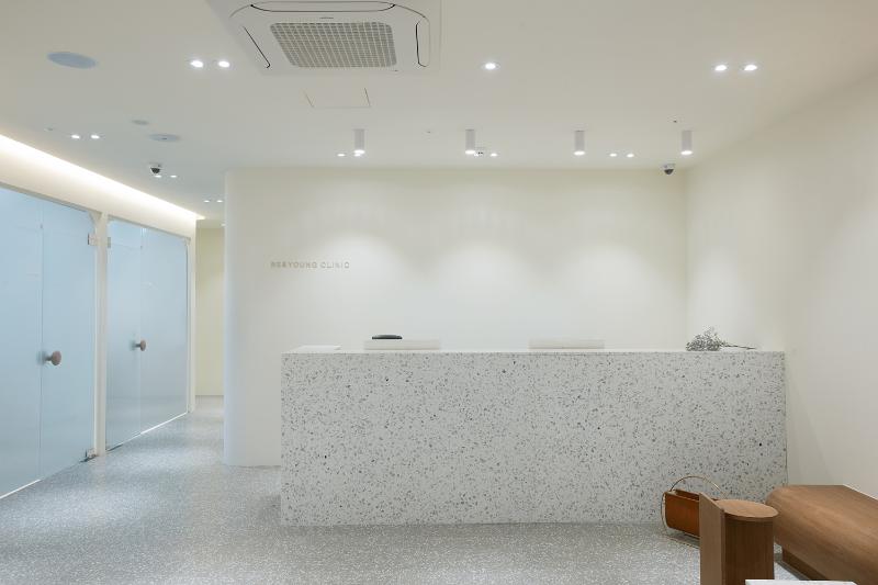 现代简约风美容诊所设计-3