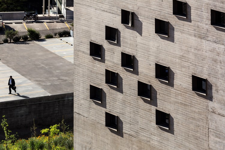 School of Economics and Business Diego Portales University  Rafael Hevia + Rodrigo Duque Motta + Gabriela Manzi-41