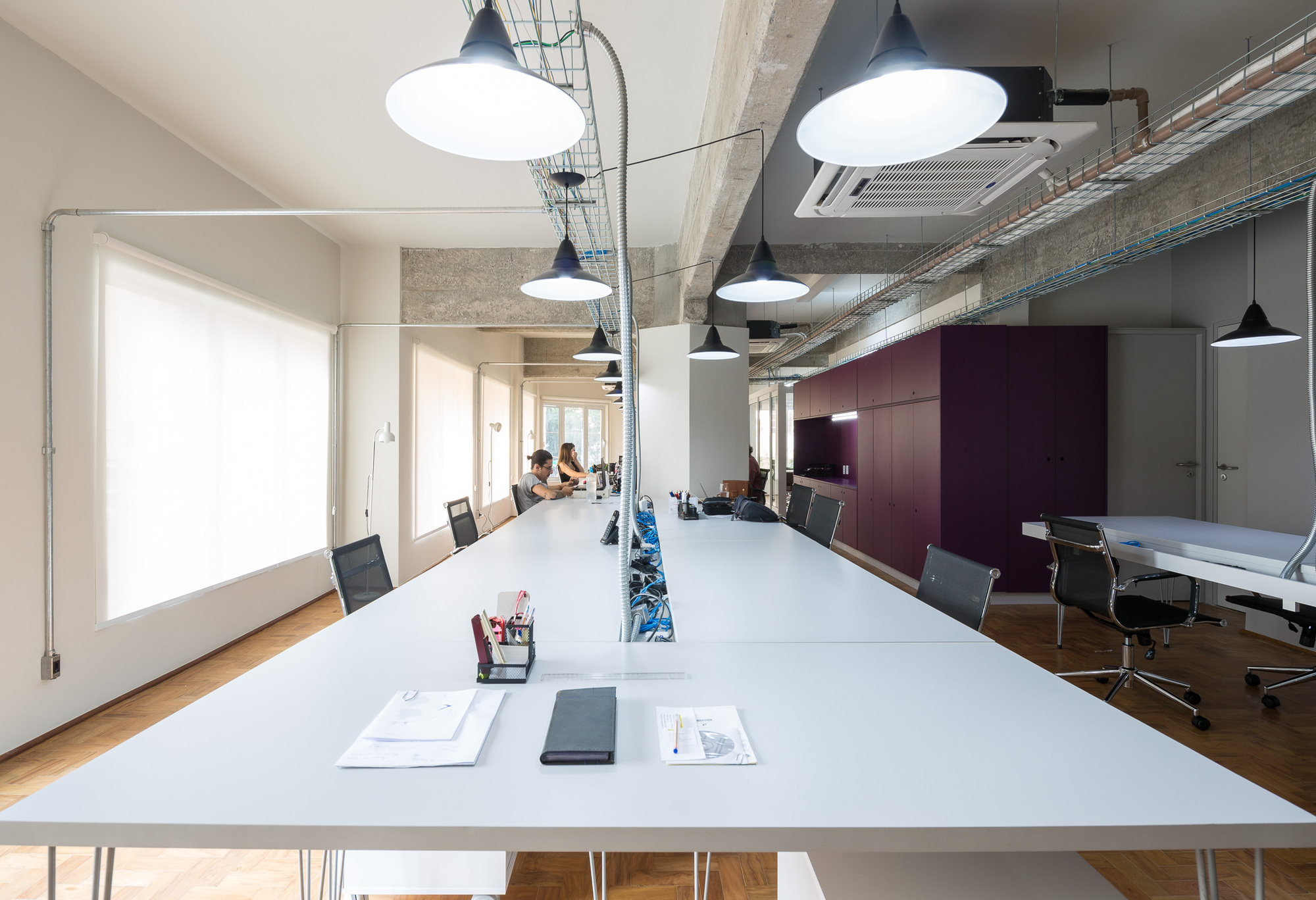 巴西 Roosevelt Square 小型创意公司总部室内设计-12