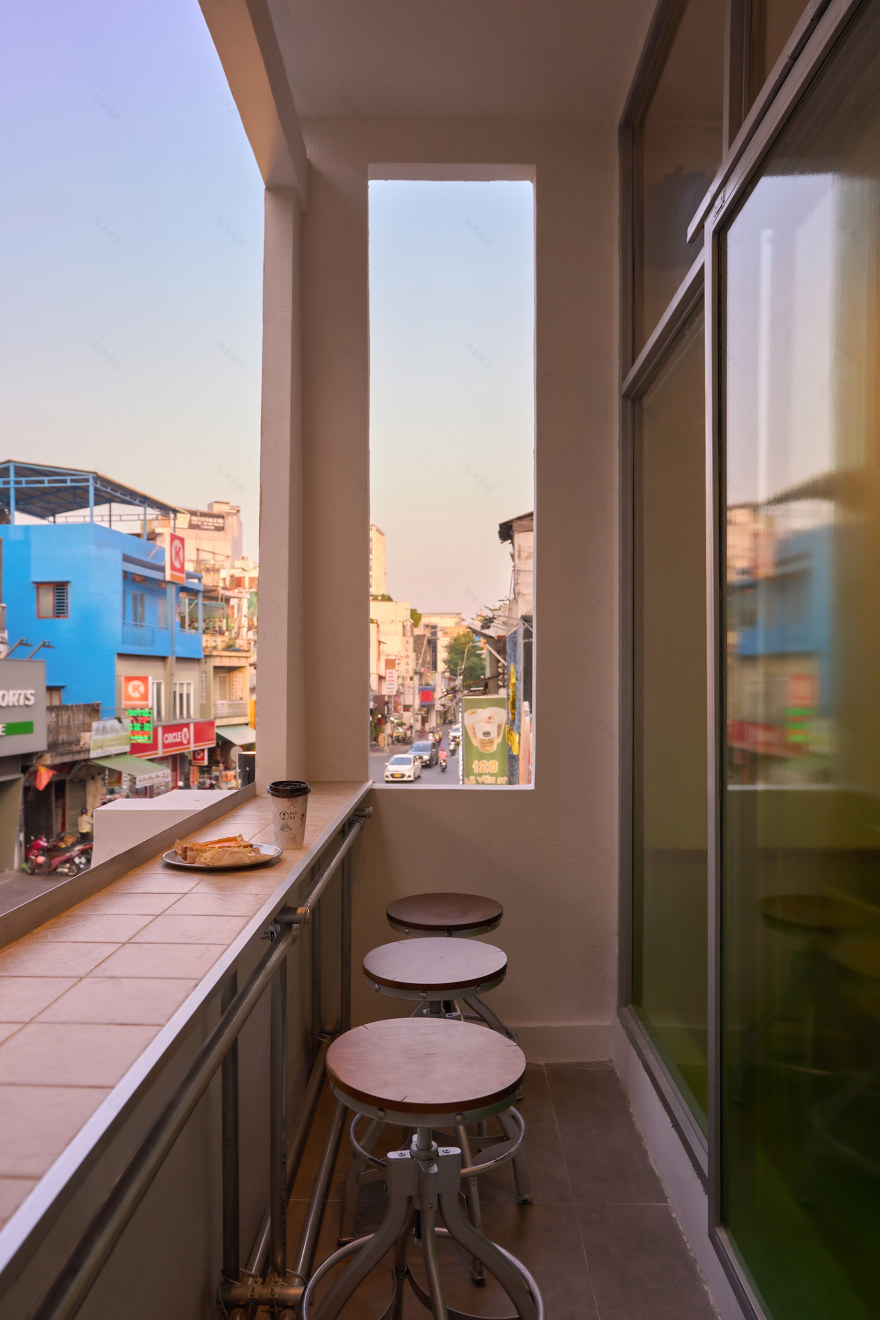 黑石头黎文师(这里ĐEN ĐÁ直译为黑石头,LÊ VĂN SỸ音译为黎文师 ,由于不清楚具体所指,可能翻译存在一定局限性) 丨越南胡志明市丨未明确提及设计公司,有主创人员信息-20