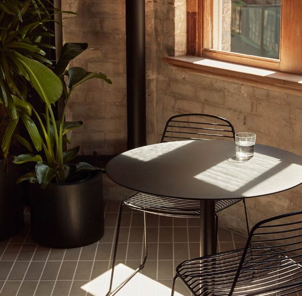 原来还可以这么玩，从一间废弃工厂打造的酒店设计找灵感-11