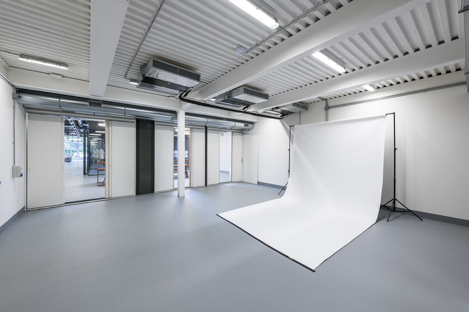 意大利米兰 Accademia Della Moda Milano 总部设计,时尚与创意的完美融合-11