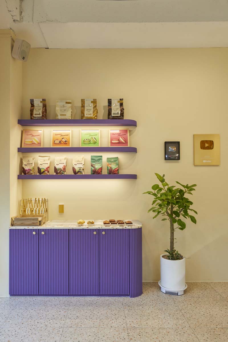 七坪小店营造独特氛围，品味缤纷色彩空间-4