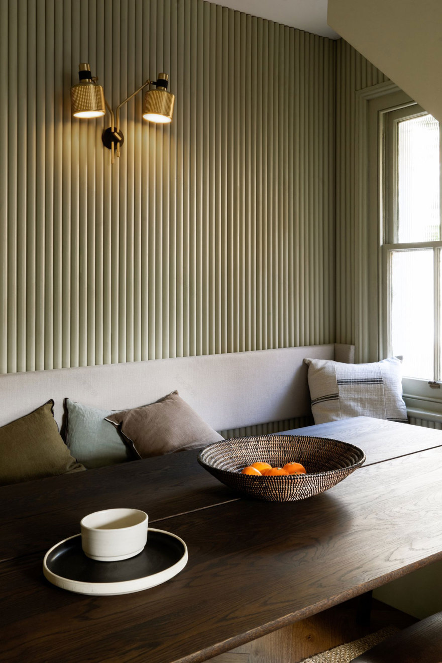 伦敦经典公寓的时尚深色调设计-14