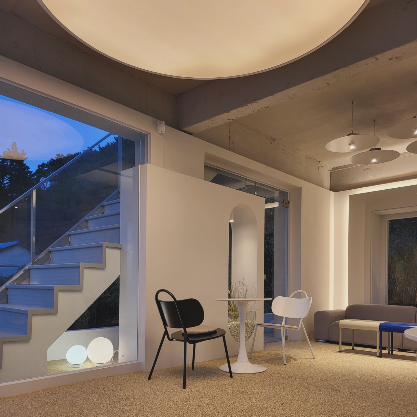 40 坪高级感十足的韩国窗源咖啡厅设计-14