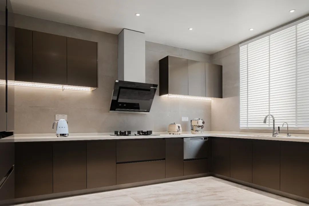 珠宝设计师的300㎡复式别墅，意式简约，美到极致！-37