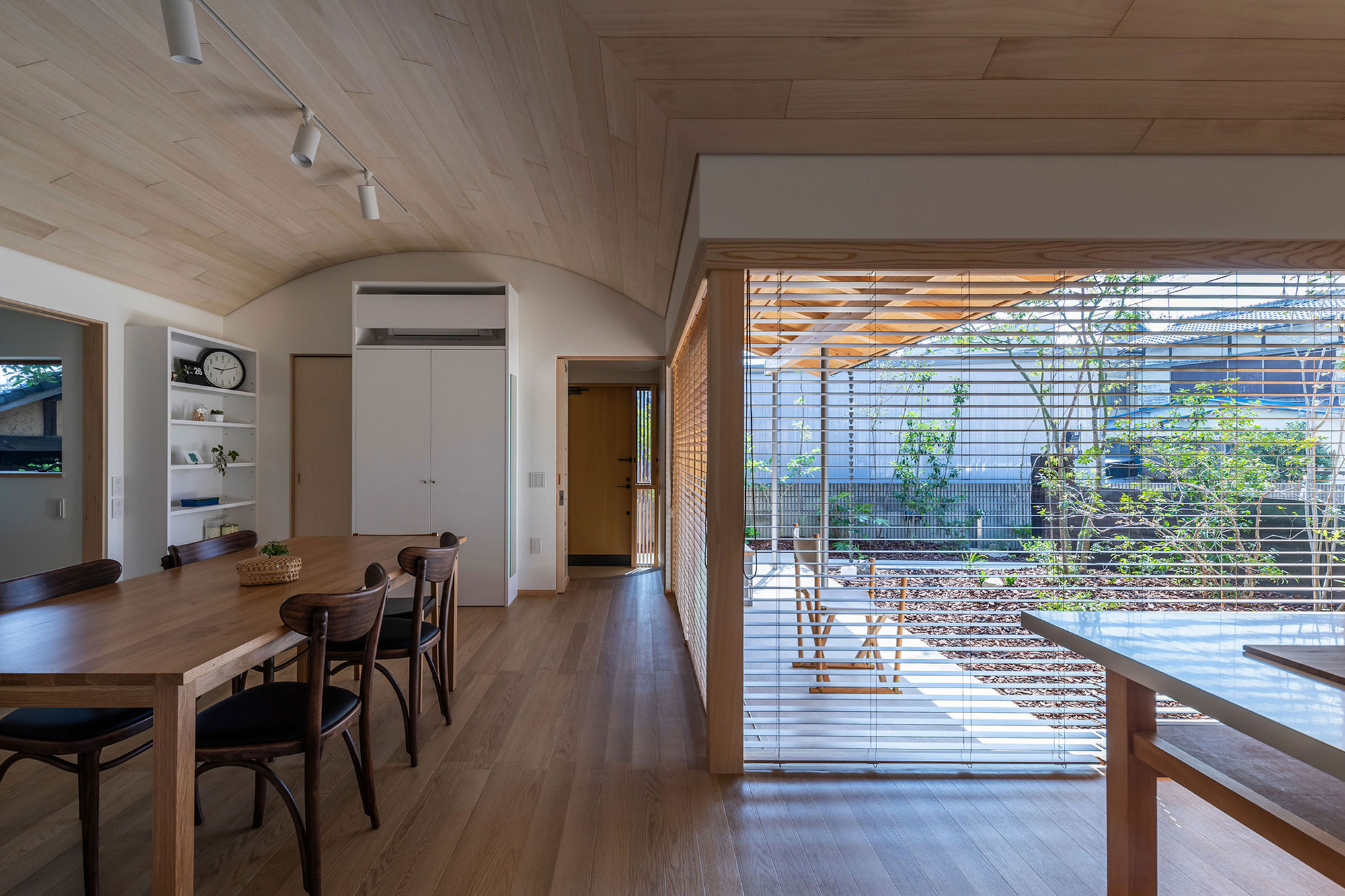 Bakery workshop space in Himi  / Takashi Okuno & Associates-11